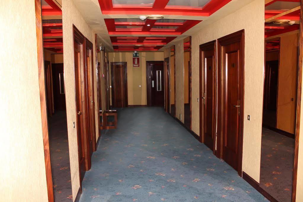 Hotel Marques De Santillana トレラベーガ エクステリア 写真